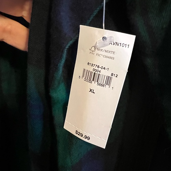 Old Navy Classic Button Shirt, Flannel style, Brand new with tags - Picture 4 of 4